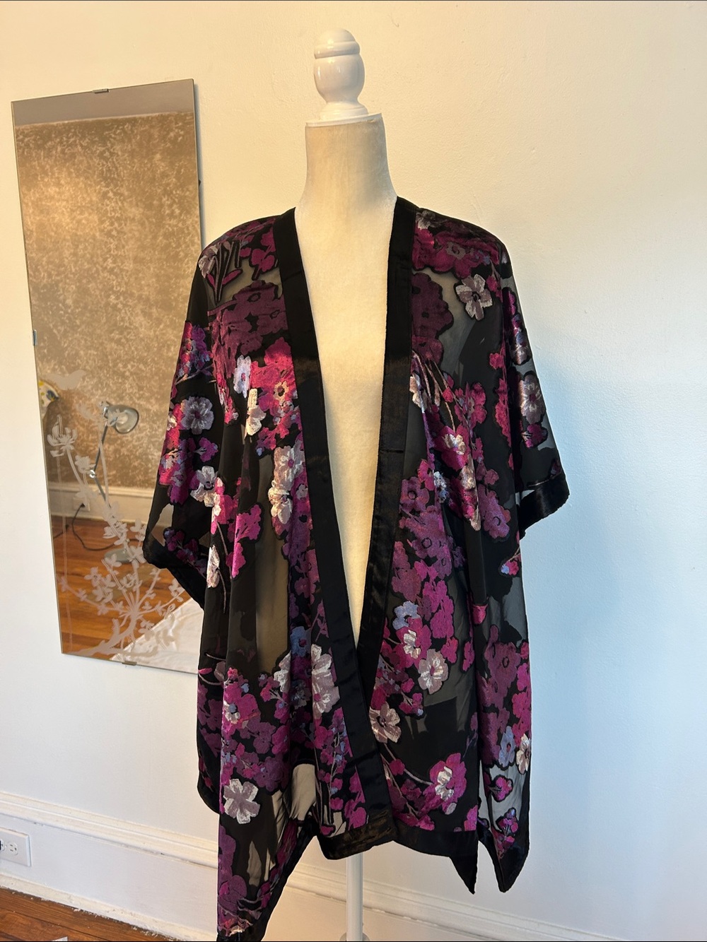 Sold J. Jill Floral Kimono Robe - Black & Magenta